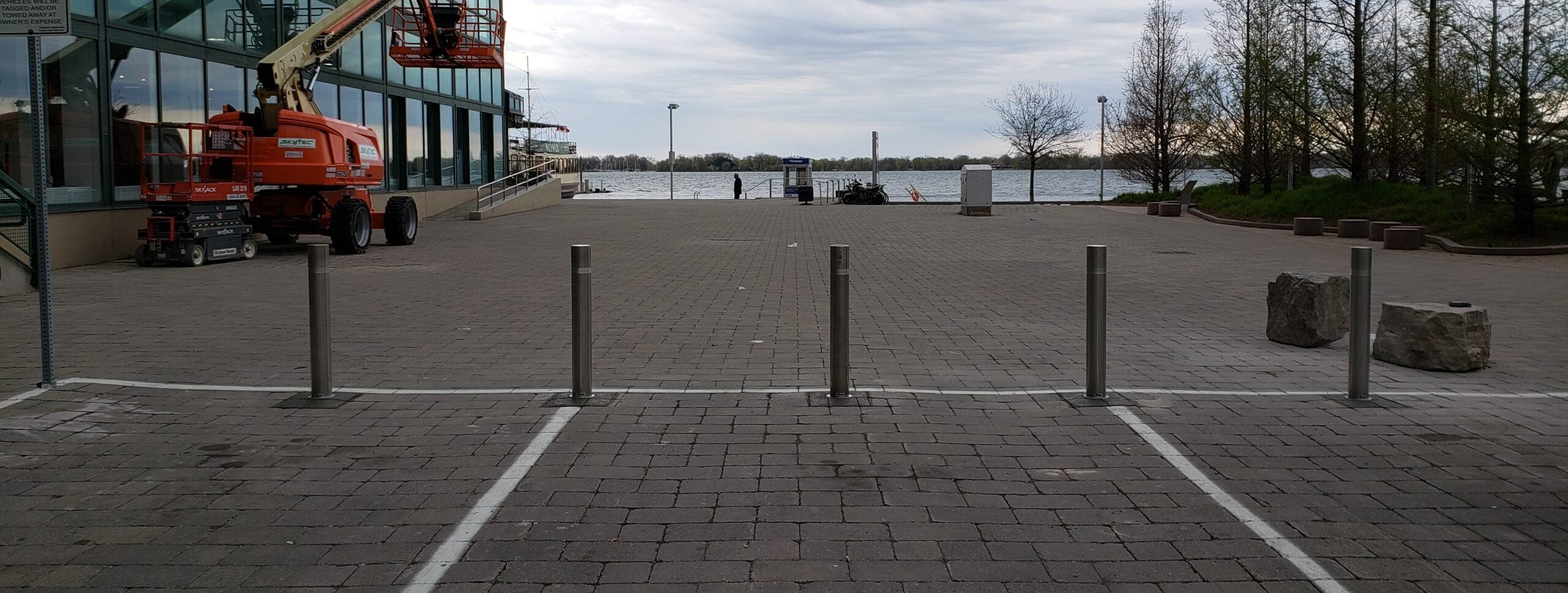 Stainless Steel Removable Bollard - 35.5" Height - 4.5" Diameter - ANNT Bollards