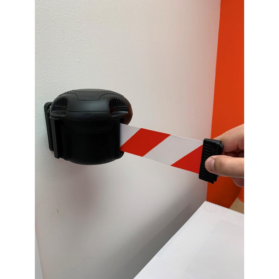 Skipper XS 9M Retractable Wall Barrier Kit - Skipper XS retractable barrier unit